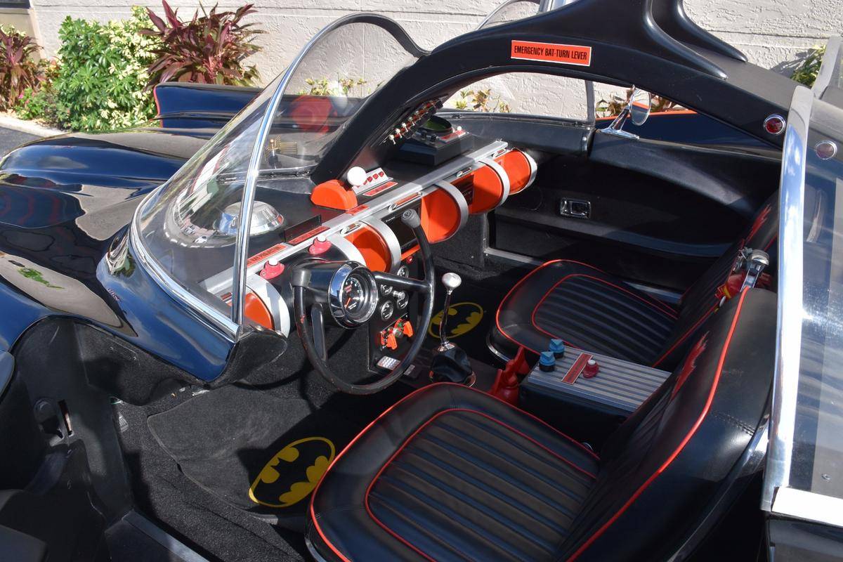 BATMAN ORIGINAL BATMOBILE, image size:1200x800