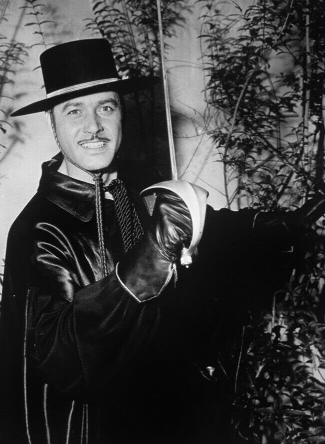 Blog do Dado Macedo: Guy Williams - O Zorro!